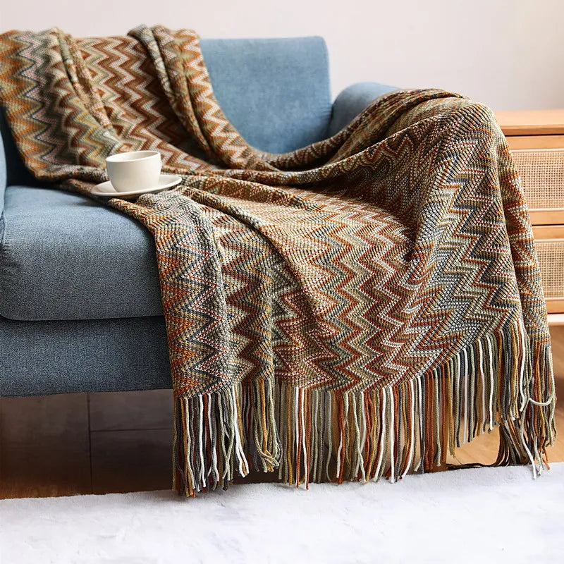 Boho Woven Throw Blanket – Zigzag Stripes with Tassels, Soft & Lightweight Decorative Blanket