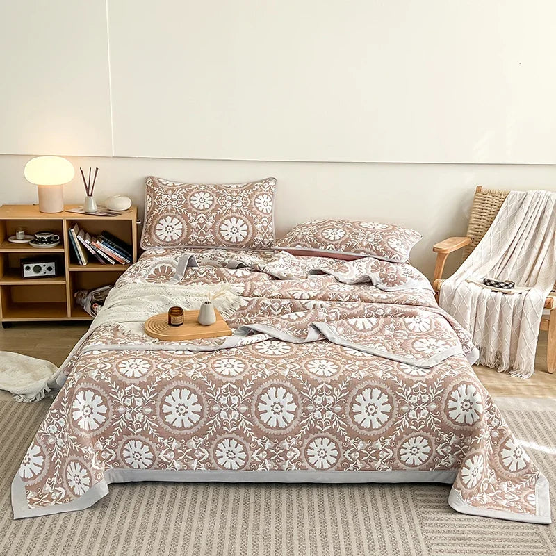 Lightweight Microfiber Quilt Blanket