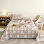 Lightweight Microfiber Quilt Blanket
