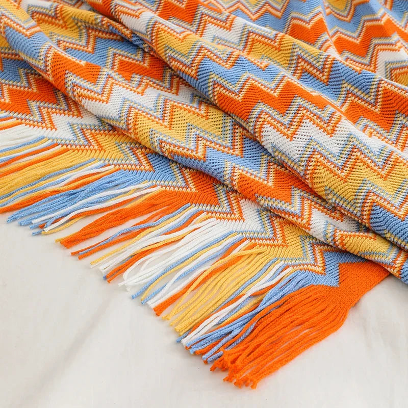 Boho Woven Throw Blanket – Zigzag Stripes with Tassels, Soft & Lightweight Decorative Blanket